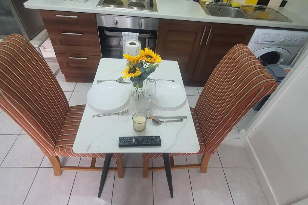 Lister Park Bradford Stylish 1Bed Coach House - Quiet & Tranquil Cottage & Parking Exteriér fotografie
