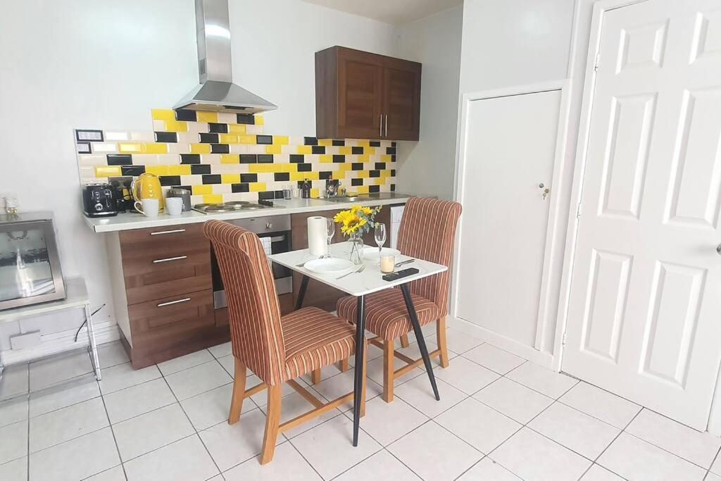 Lister Park Bradford Stylish 1Bed Coach House - Quiet & Tranquil Cottage & Parking Exteriér fotografie